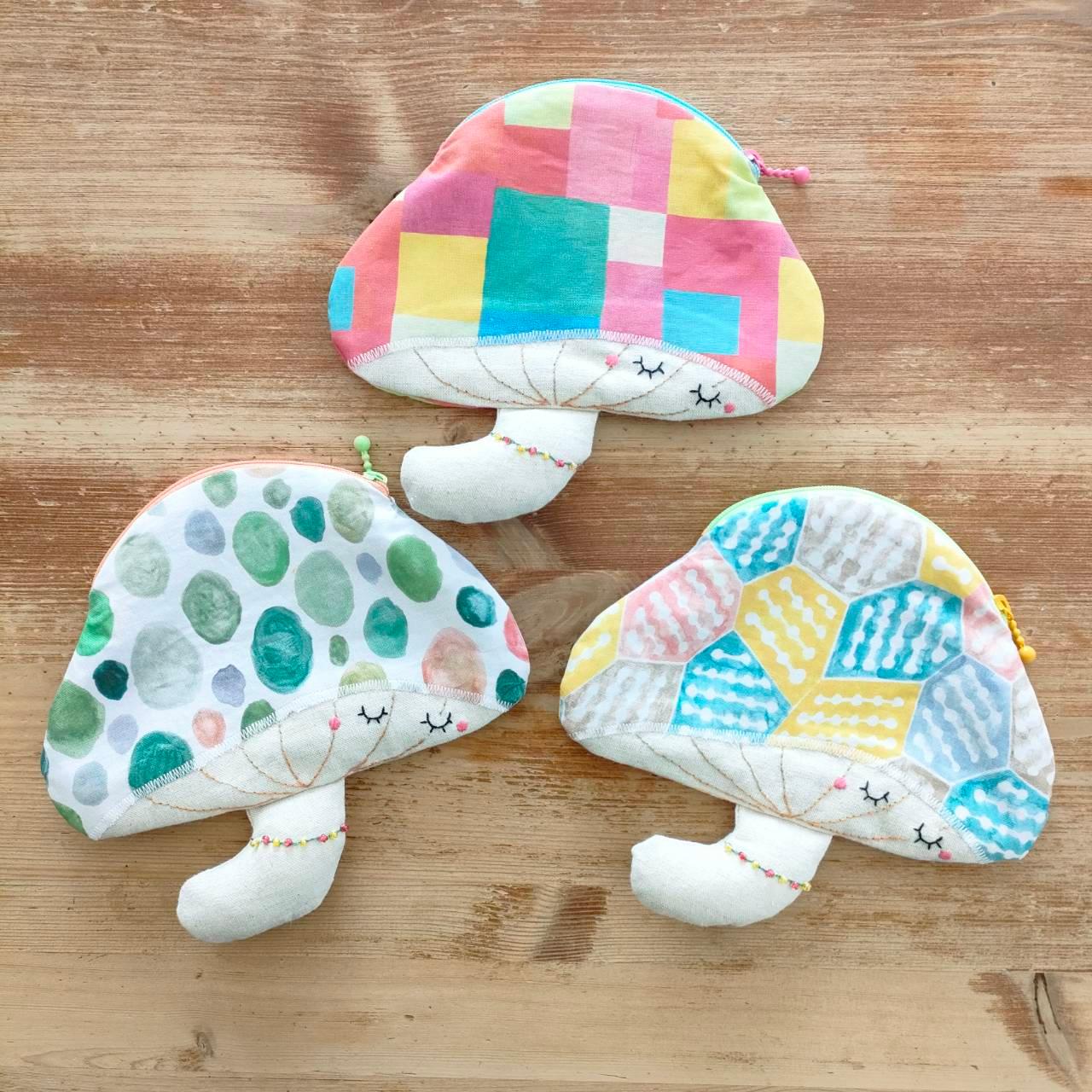 きのこのかたちのポーチ1枚目の画像